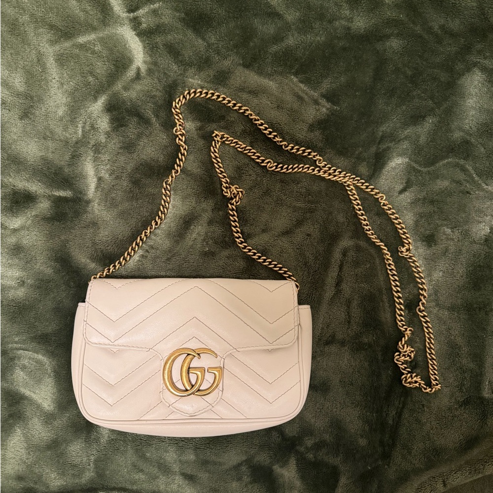 Elegant Cream GG Quilted Shoulder Bag